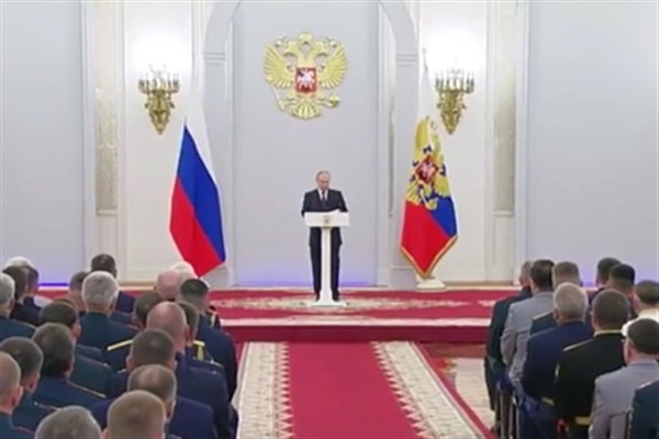 Putin: Tarih onlara hiç bir şey öğretmiyor<