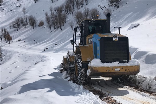 Diyarbakır'da kar nedeniyle kapanan 463 kilometrelik yol ulaşıma açıldı<