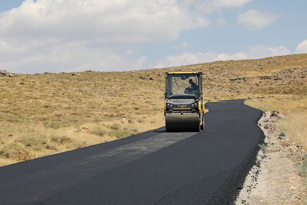  Erciş’te 20 kilometrelik grup yolu sıcak asfalta kavuşuyor