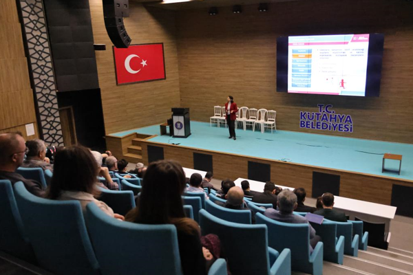 Kütahya'da belediye personeline yönelik eğitim programı düzenlendi