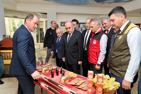 “DOKAP İllerinde Arı Kolonilerinin Hastalıklarla Mücadele ve Tedavisi” projesi tanıtıldı<