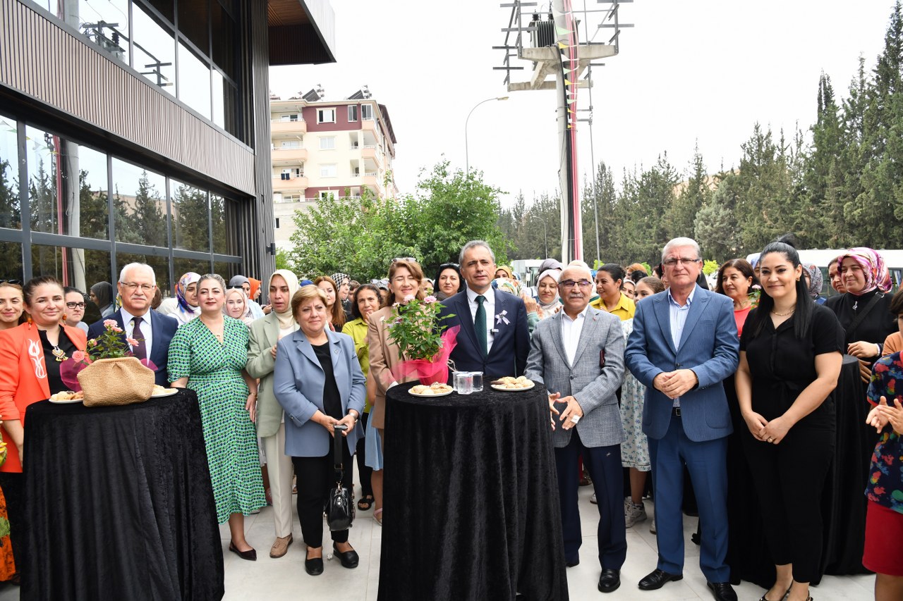 Aile Yaşam Merkezi ikinci mezunlarını verdi<