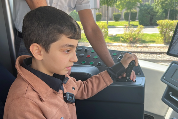 Kayseri Büyükşehir Belediyesi, 13 yaşındaki Miraç'ın tramvay hayalini gerçekleştirdi<