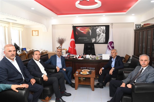 Başkan Er, Arapgir ilçesini ziyaret etti<