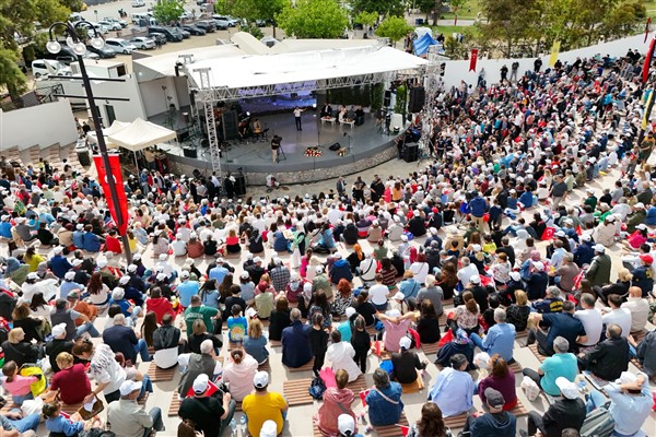 Zeki-Metin Amfi Tiyatrosu açıldı<