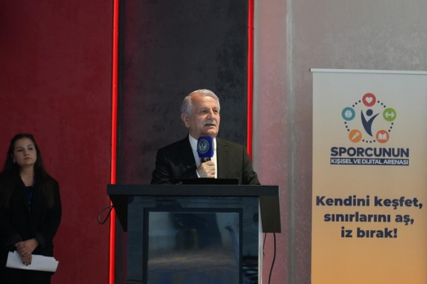 Avcılar’da genç sporculara dijital ve kişisel gelişim eğitimi verildi<