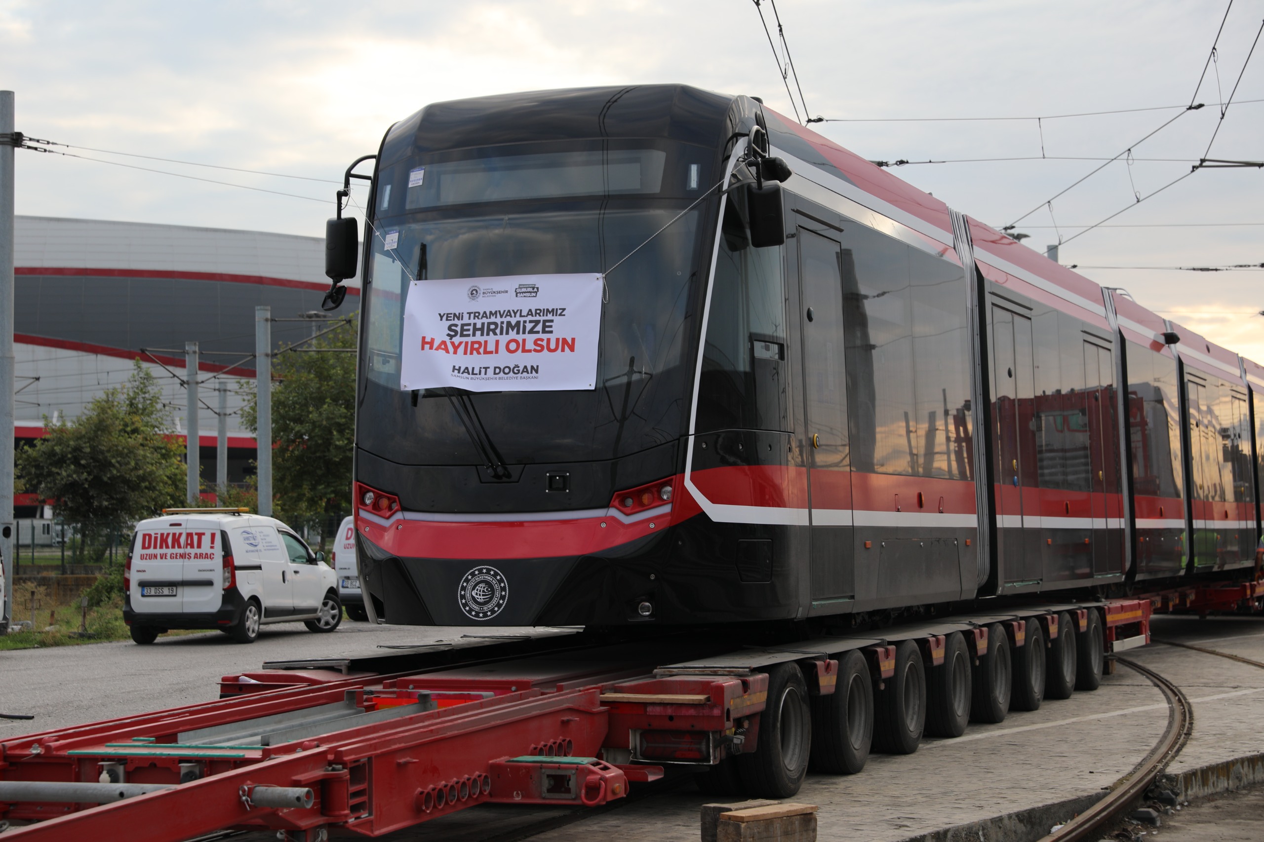 İkinci tramvay da Samsun’a ulaştı: Raylı sistem filosu 41 araca çıkacak<
