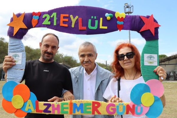 İzmit’te Alzheimer Yaşam Evi sakinleri doğayla buluştu<