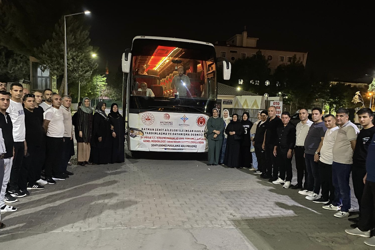 Batman'da “Şehitlerimiz Pusulamız Projesi” Kapsamında Tarihi gezi başlatıldı<