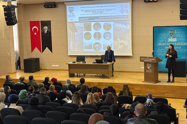 RTEÜ’de “Bir Kültür Hazinesi Olarak Türk İşaret Dili” etkinliği düzenlendi<