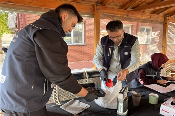 Büyükşehir'in ücretsiz toprak analiz çalışmaları devam ediyor