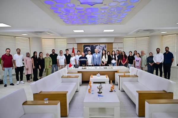 Kepez’de destek eğitim kursu öğrencilerinden YKS ve LGS başarısı
