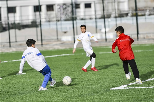 Eryaman Spor Köyü'nde ilk maç yapıldı<