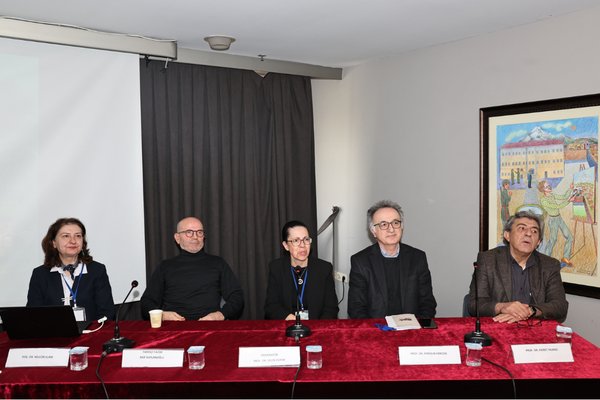 Nilüfer’de Nilüfer Hatun ve Erken Osmanlı’da Kadın paneli düzenlendi<