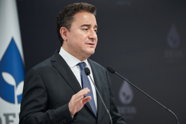 Babacan: Siz hukuktan, adaletten sapıp bu ülkede enflasyonu tek haneye indiremezsiniz