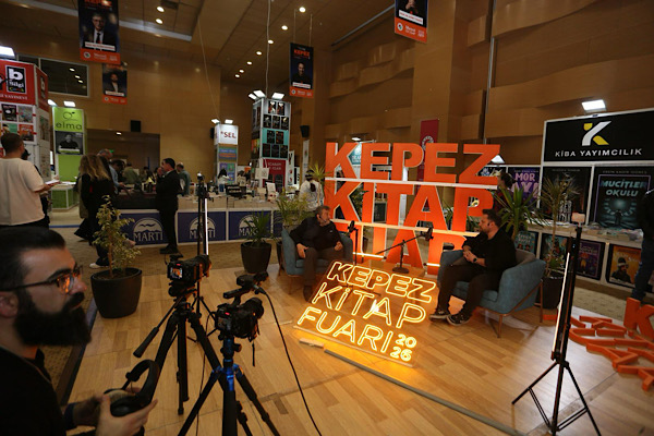 Kepez Kitap Fuarı’nda medya ve içerik üreticileri için yayın stüdyosu kuruldu<