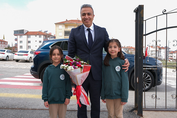 Vali Çiçek’ten Şehit Durmuş Ali Uzun İlkokulu’na ziyaret<