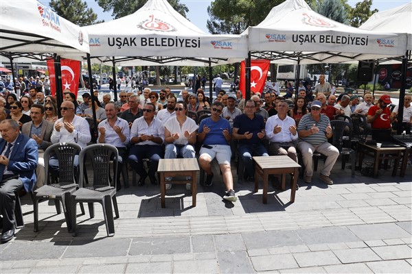 Uşak Belediyesi, şehitleri anmak amacıyla mevlit programı düzenledi
