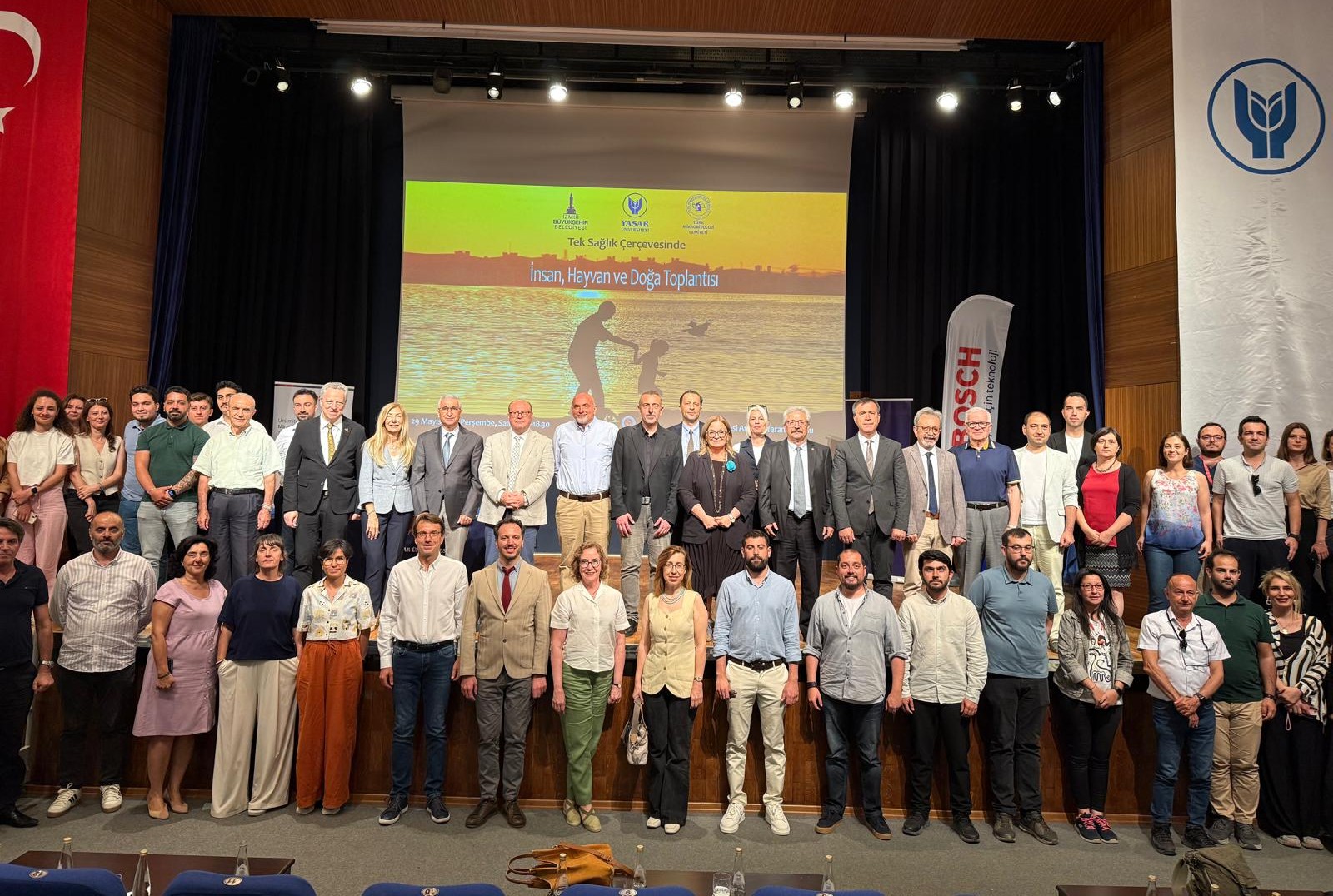 İzmir'de “Tek Sağlık Çerçevesinde; İnsan, Hayvan ve Doğa” paneli yapıldı<