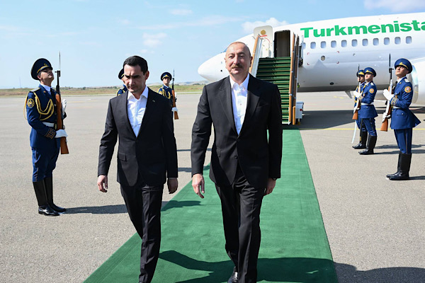 Türkmenistan Cumhurbaşkanı Berdimuhamedov, Fuzuli’de karşılandı<