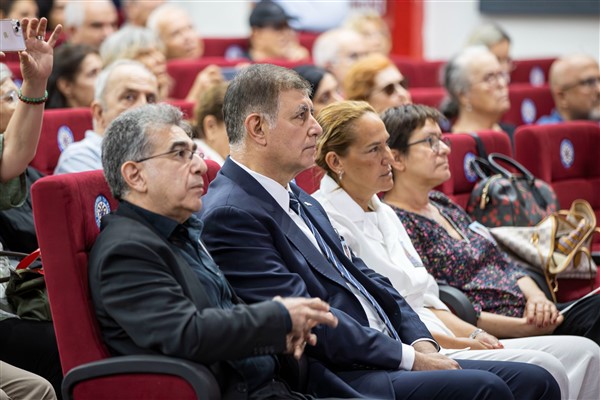 Başkan Tugay, hocası Tümbay'ın cenaze törenine katıldı
