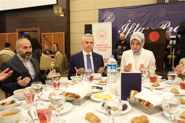 Vali Çiçekli, şehit aileleri ve gazilerle iftar programında bir araya geldi<