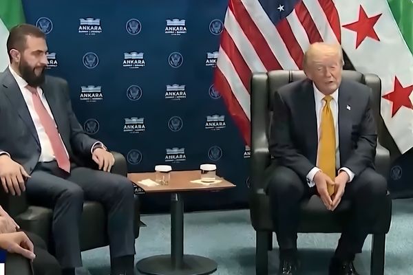 Trump: Suriye’yi terör sponsoru listesinden çıkaracağım<