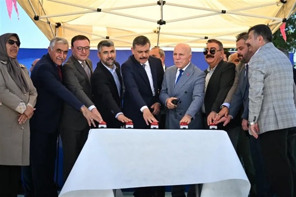 Vali Çiftçi: Şehirler geleceğe yön veren canlı organizmalardır<