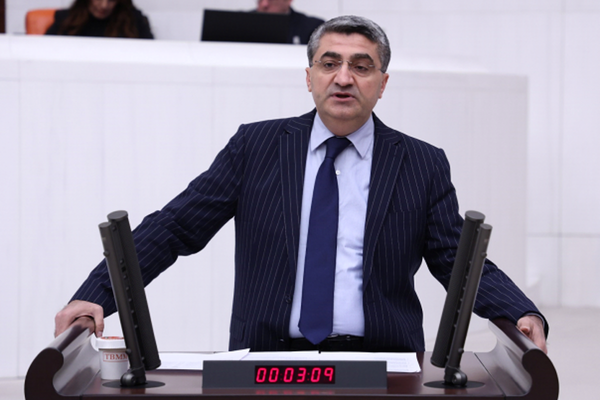 Ekmen: Mersin dijital altyapıda geride kalıyor