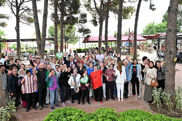 Başkan Uysal, Engelsiz Kafe'nin 10'uncu yılını kutladı