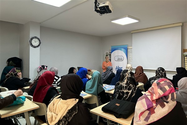 Esenyurt Belediyesi'nden “Güçlü Aile, Güçlü Toplum” seminerleri