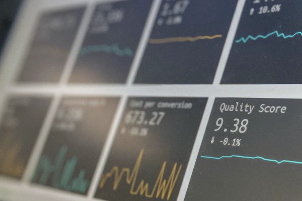 Yeni güne başlarken Asya piyasaları karışık bir seyir izliyor