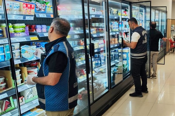 Van Büyükşehir'den zincir marketlere yönelik denetim