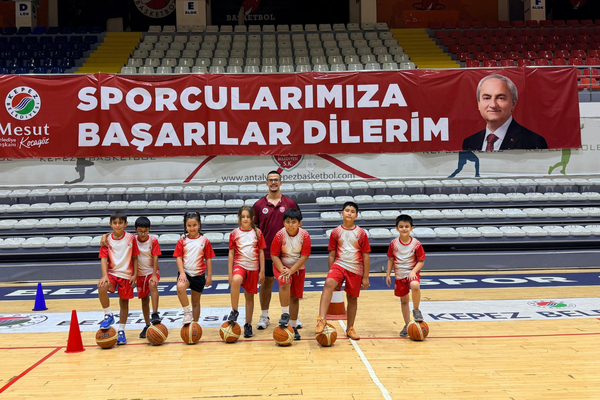 Kepez'de spor dolu yaz tatili<