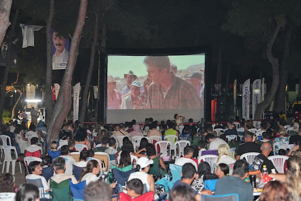 HayatPark’ta tavla turnuvası ve açık hava sineması düzenlendi<