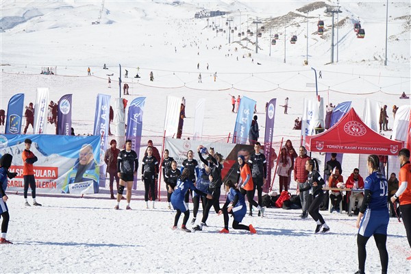 Erciyes’te Kar Ragbi Türkiye Şampiyonası başladı<