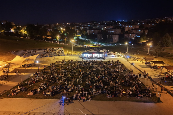 Açık hava yaz sineması devam ediyor<