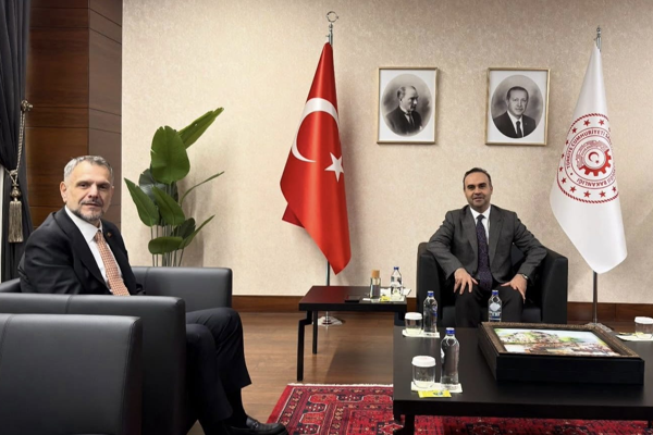 Başkan Vekili Akın’dan Bakan Kacır’a ziyaret <