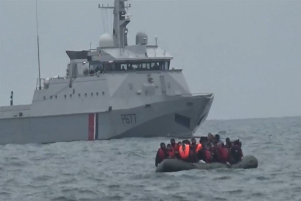 İngiltere'de göçmen yasaları sertleşiyor<