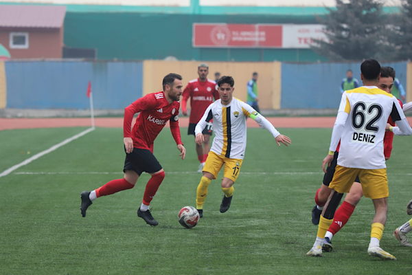 Karaköprü Belediyespor, Ağrı 1970 Spor’u deplasmanda mağlup etti.<