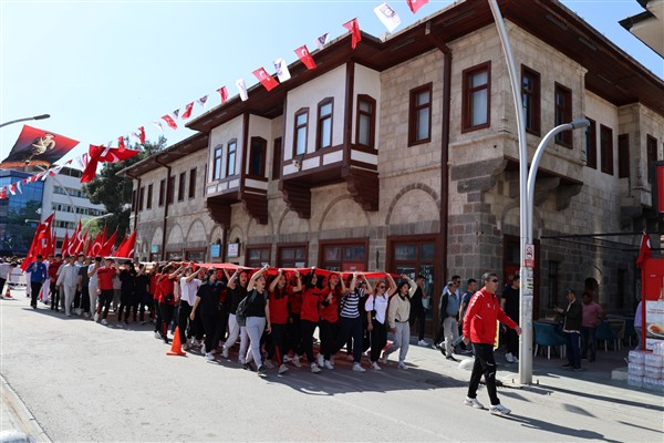 Karaman’da 19 Mayıs coşkusu<