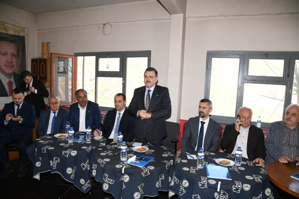 Başkan Genç, vatandaşlarla bir araya geldi<