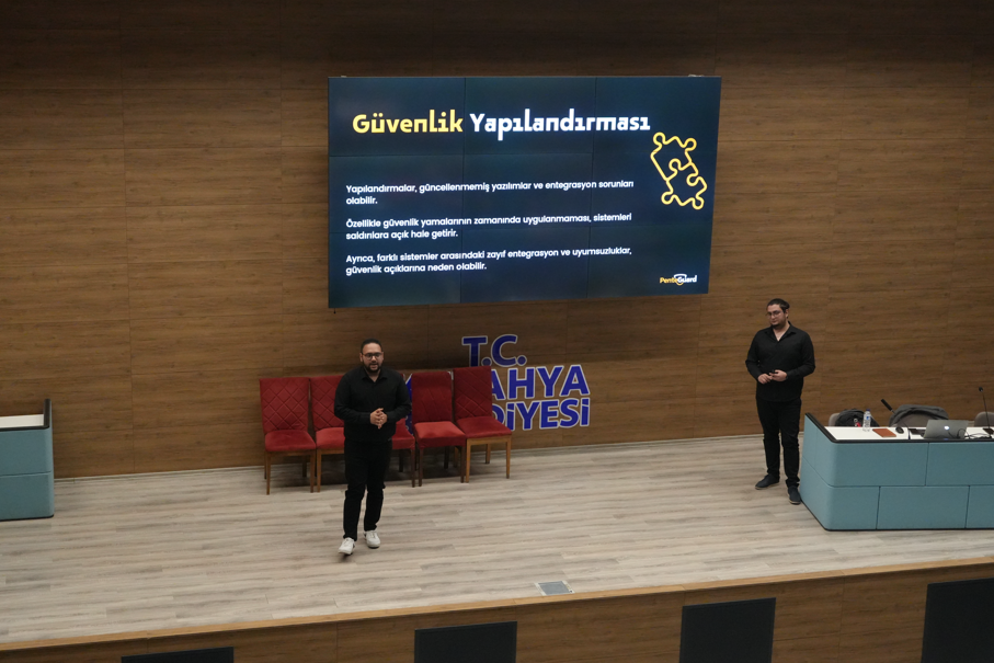 Kütahya Belediyesi'nden Bilgi Güvenliği Farkındalık Eğitimi<