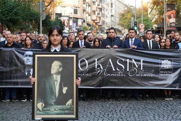 Beşiktaş'ta “Saygı Yürüyüşü” düzenledi<