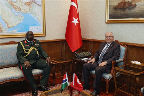Bakan Güler, Gambiya Genelkurmay Başkanı Tümgeneral Cham’ı kabul etti