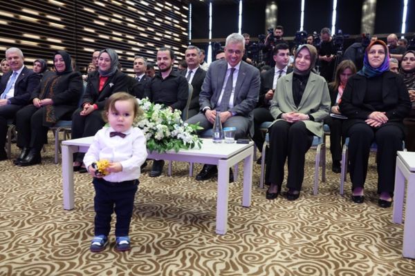 Bakan Memişoğlu: Anne adaylarımız gebelik sürecini huzurla yaşamalı