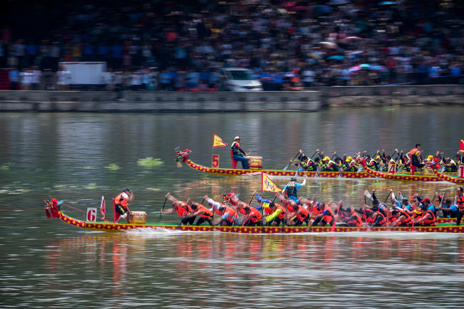 Duanwu Festivali’nde kutlamalar <