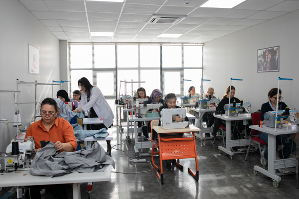 Mersin Büyükşehir Belediyesi'nden giyim üretim kursu<