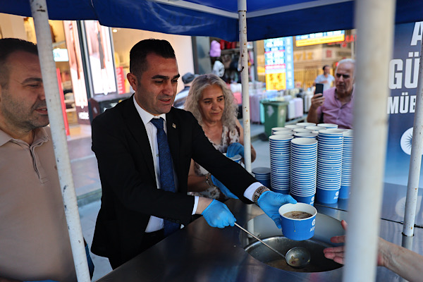 Antalya’da geleneksel aşure ikramı sürüyor<