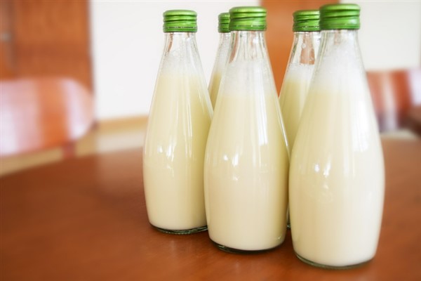 TÜİK- Ticari süt işletmelerince 1 milyon 15 bin 647 ton inek sütü toplandı<